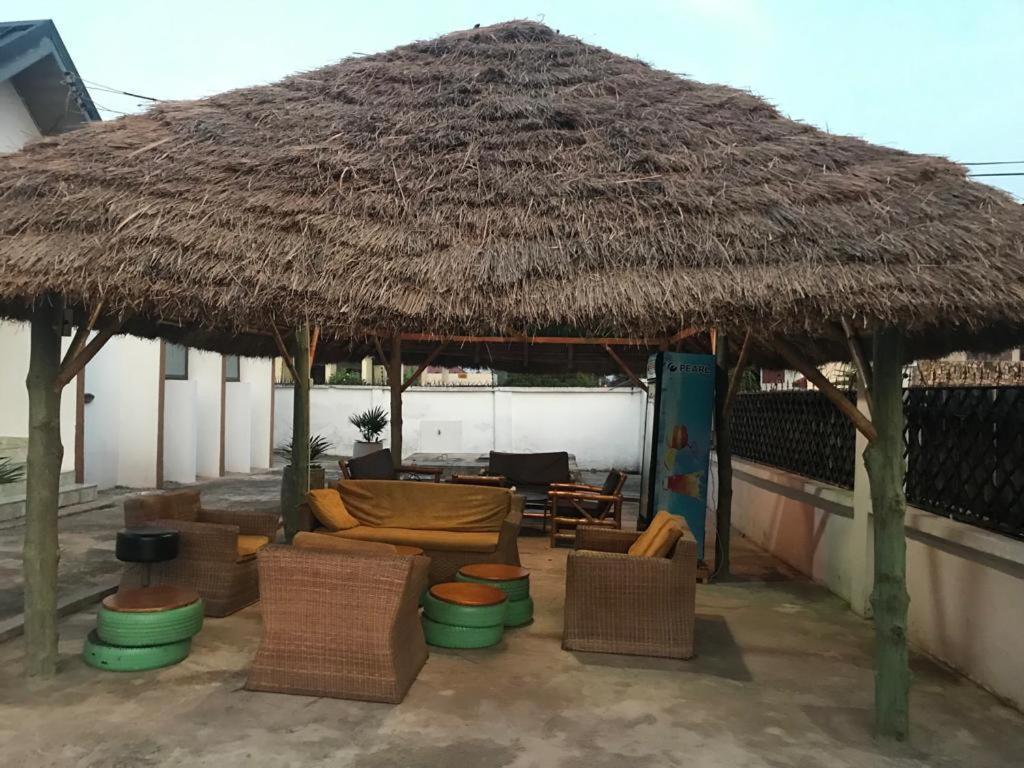 Nana'S Holiday Let Adenta Exterior photo