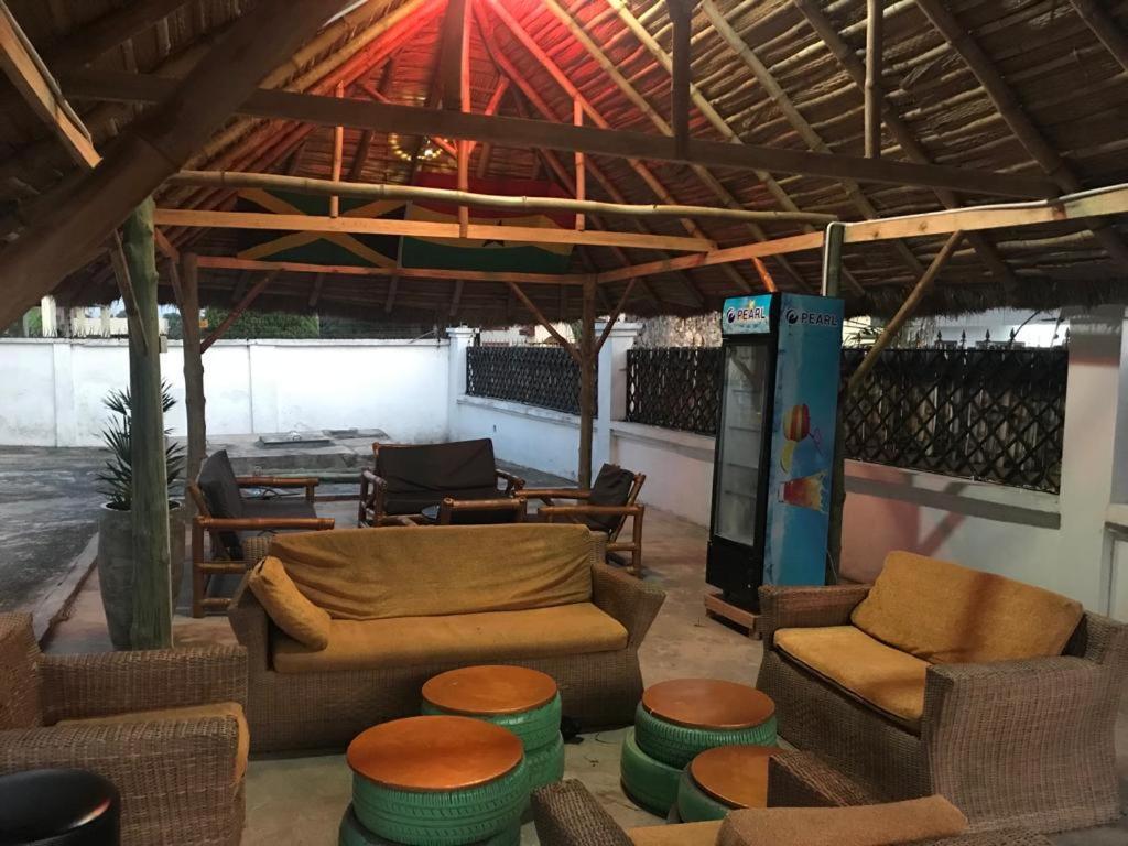 Nana'S Holiday Let Adenta Exterior photo