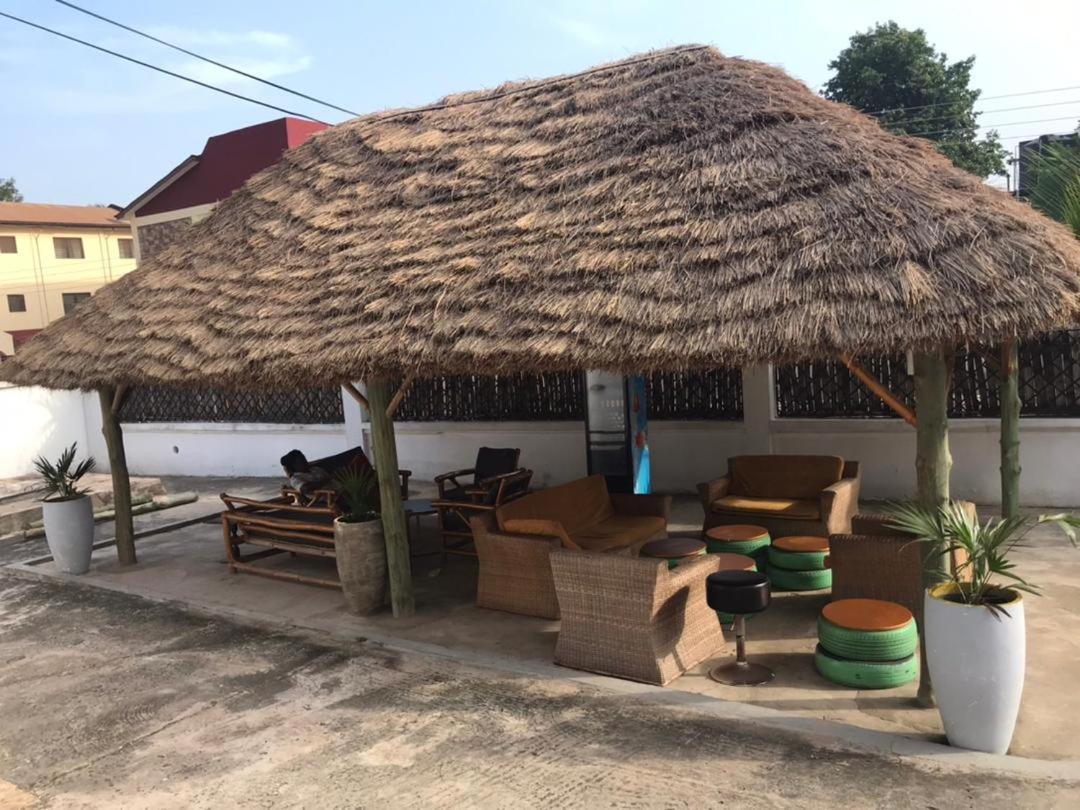 Nana'S Holiday Let Adenta Exterior photo